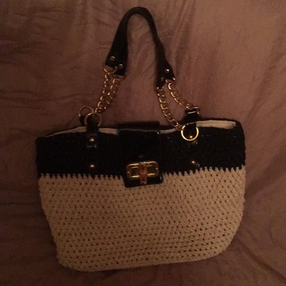 Gently used In Stitches summer hand bag